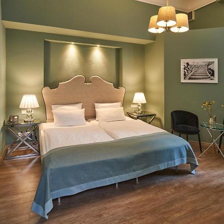 Hotel Monopol - Central Station Francfort-sur-le-Main Extérieur photo