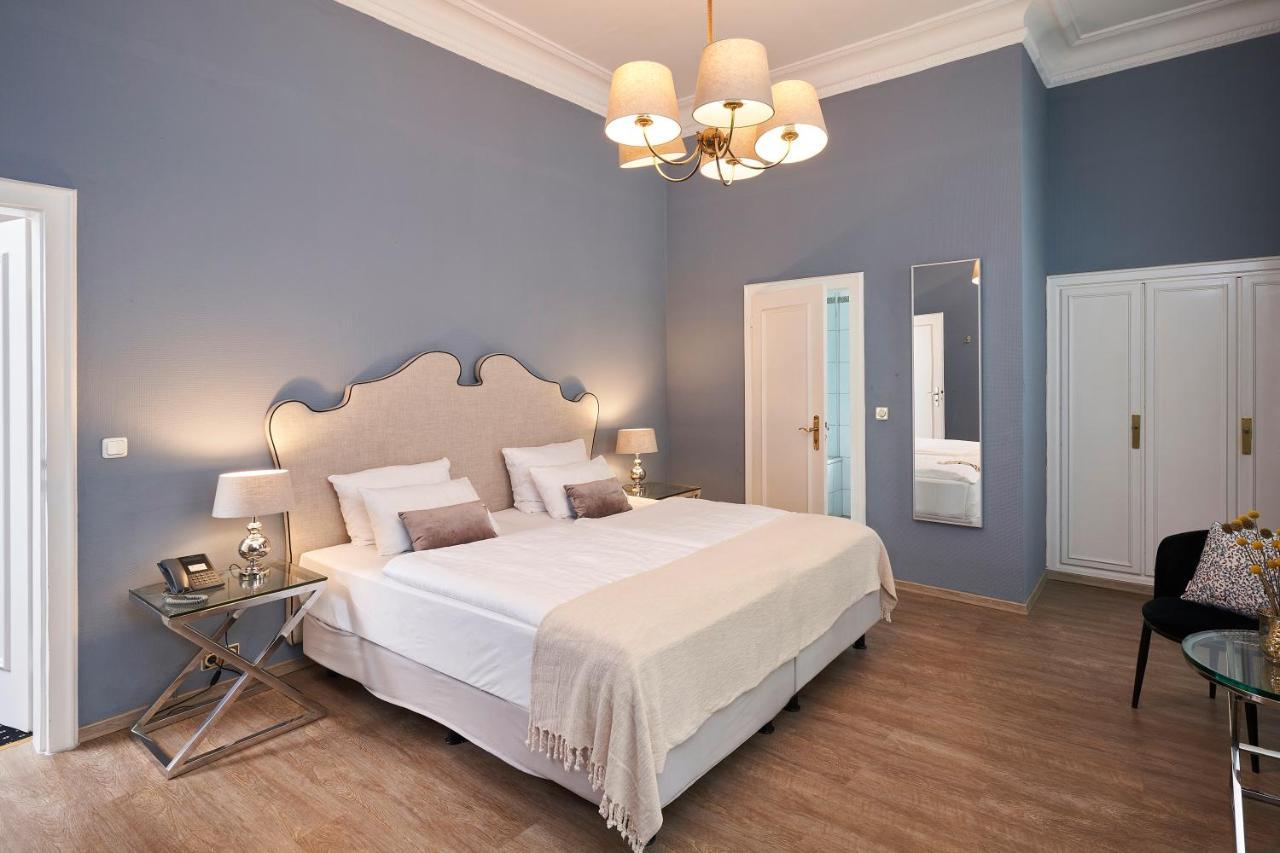 Hotel Monopol - Central Station Francfort-sur-le-Main Extérieur photo
