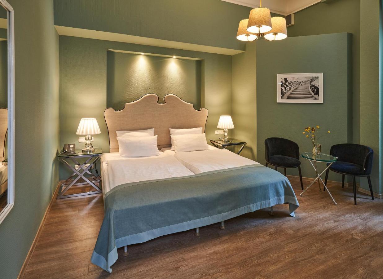 Hotel Monopol - Central Station Francfort-sur-le-Main Extérieur photo