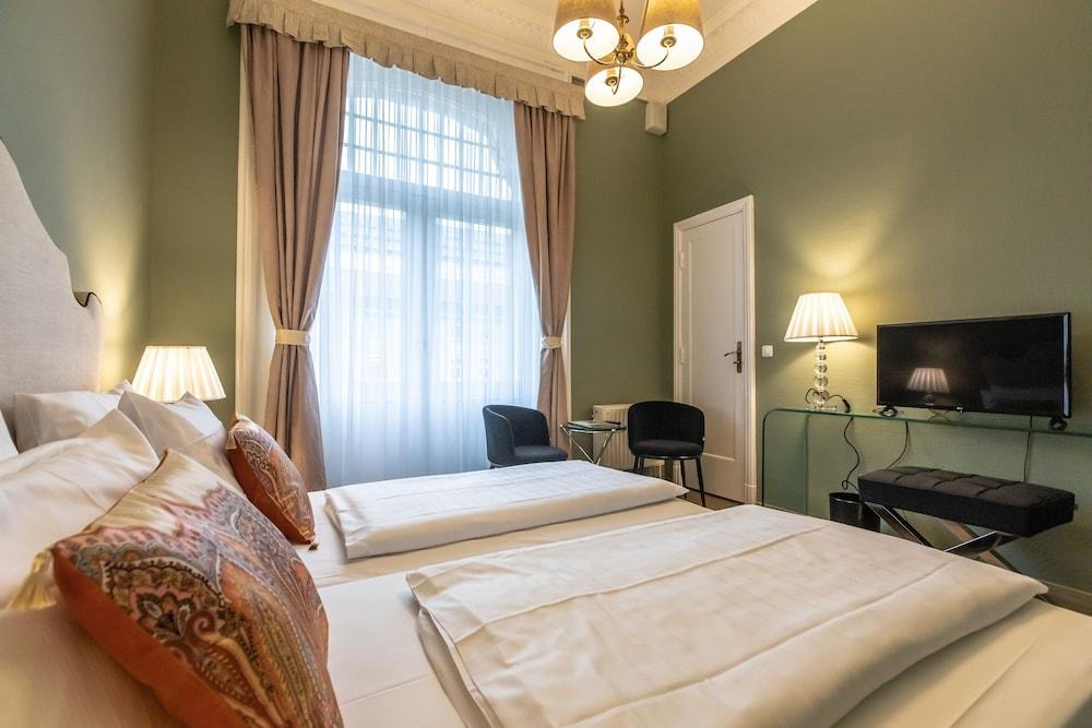 Hotel Monopol - Central Station Francfort-sur-le-Main Extérieur photo